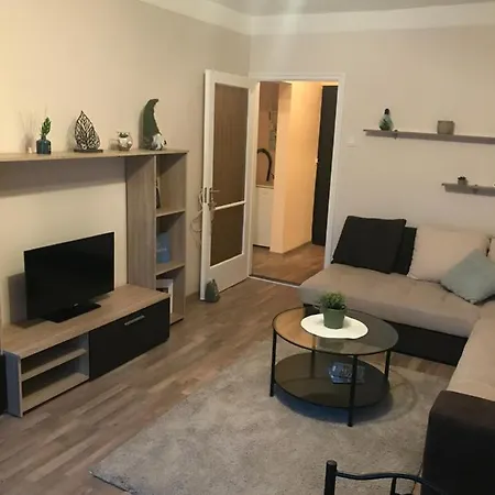 Menta Apartman Szolnok Esterno foto