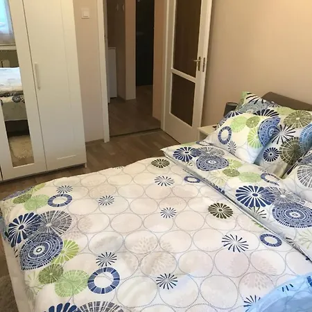 Menta Apartman Szolnok Esterno foto