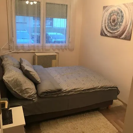 Menta Apartman Szolnok Esterno foto